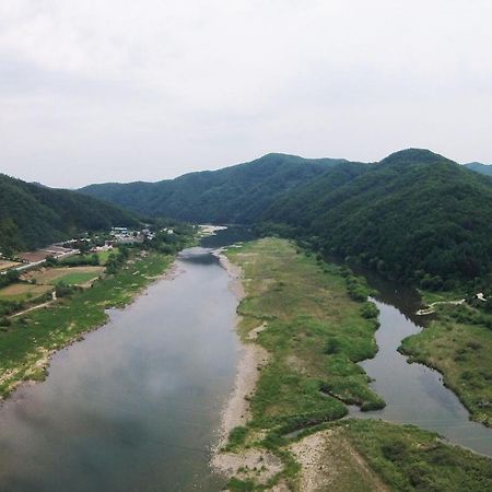 Forest Of Color Pension Hongcheon Extérieur photo