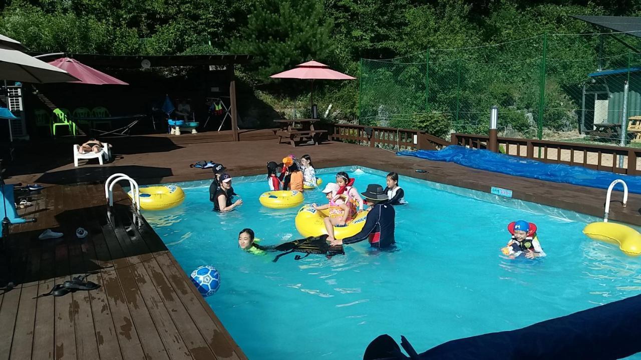 Forest Of Color Pension Hongcheon Extérieur photo