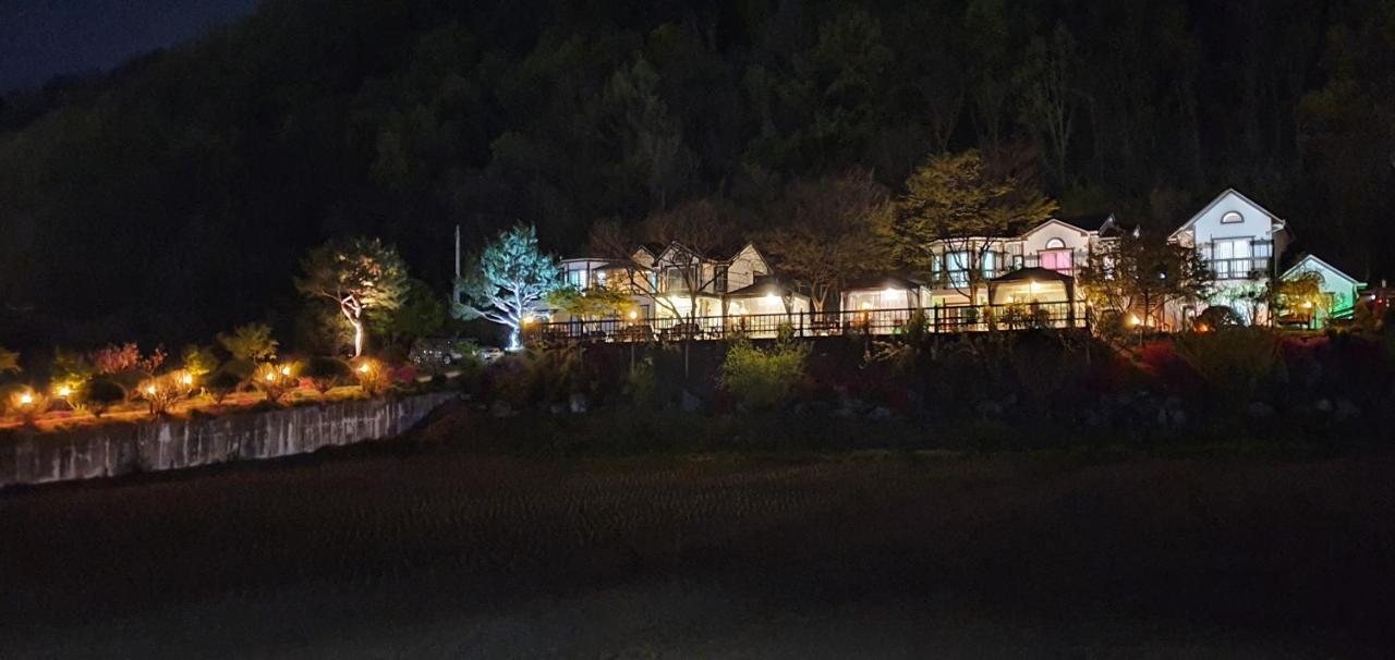 Forest Of Color Pension Hongcheon Extérieur photo